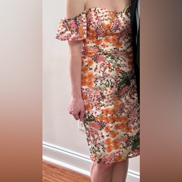 Dress the Population Tara off-shoulder dress - Picture 5 of 5